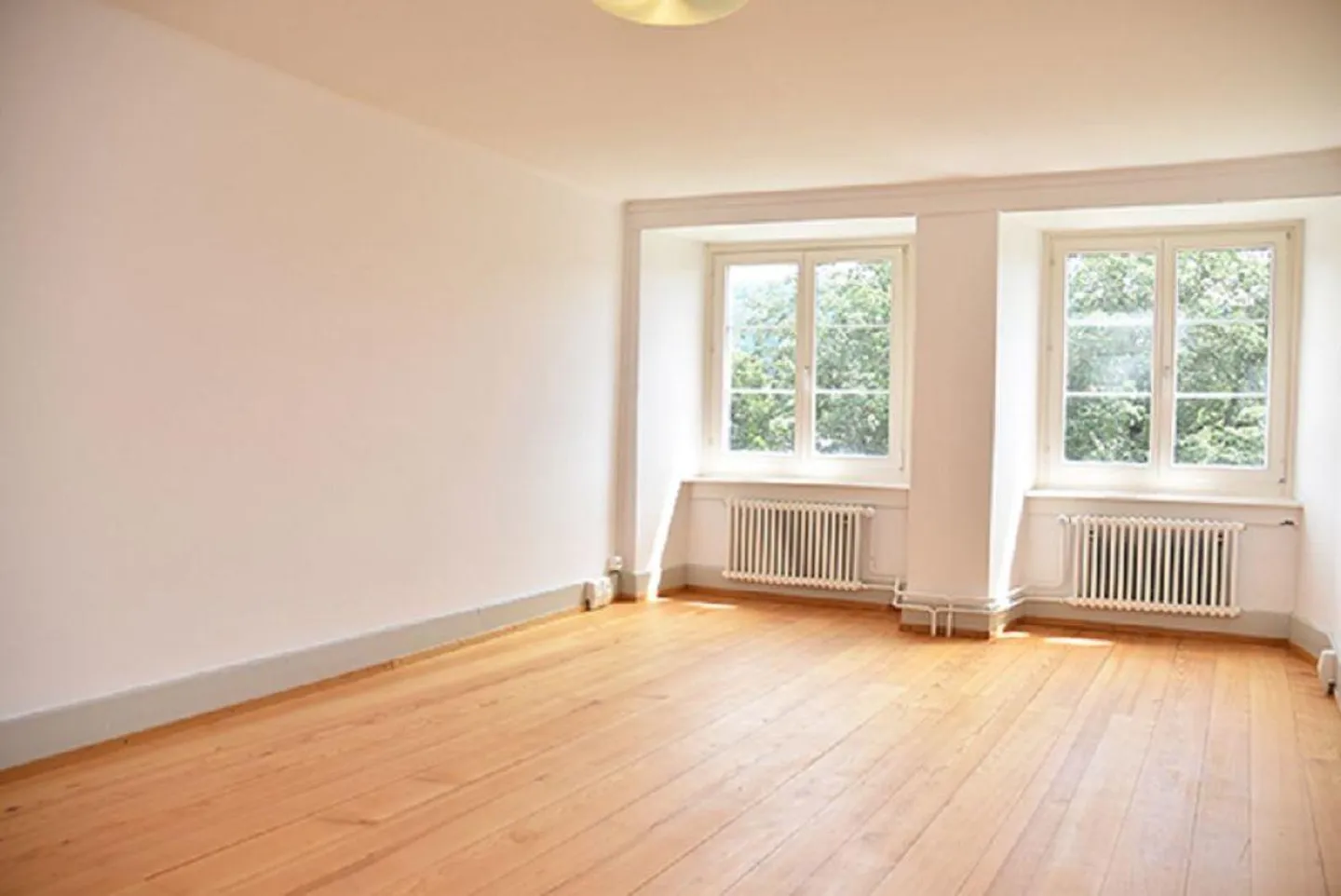 Superbe appartement avec un flair moderne dans la ville de Neunkirch - Photo 4 sur 8
