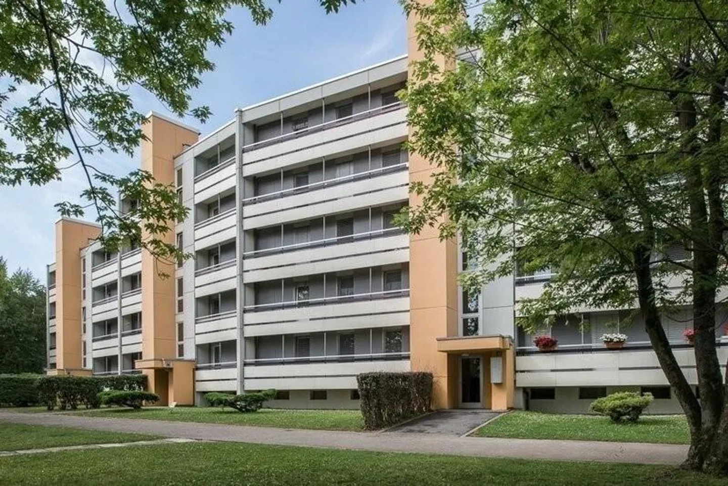 Charmante Wohnung in grünem Viertel - Foto 1 von 8