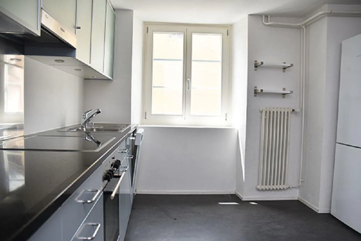 Superbe appartement avec un flair moderne dans la ville de Neunkirch - Photo 3 sur 8
