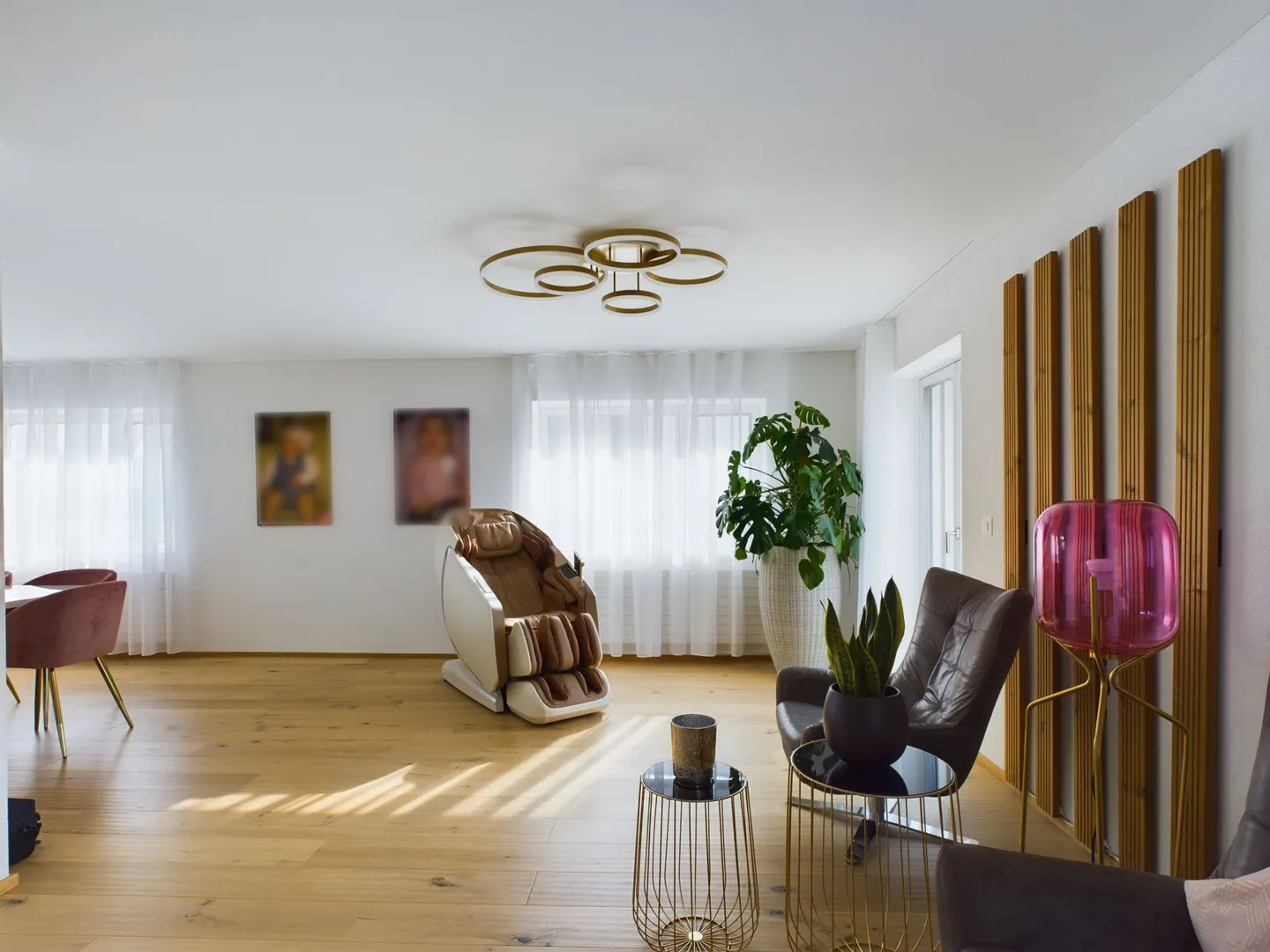 Casa unifamiliare moderna con pergola e cucina all'aperto - Foto 3 di 13