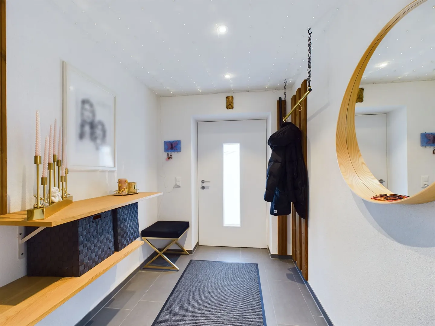 Casa unifamiliare moderna con pergola e cucina all'aperto - Foto 7 di 13