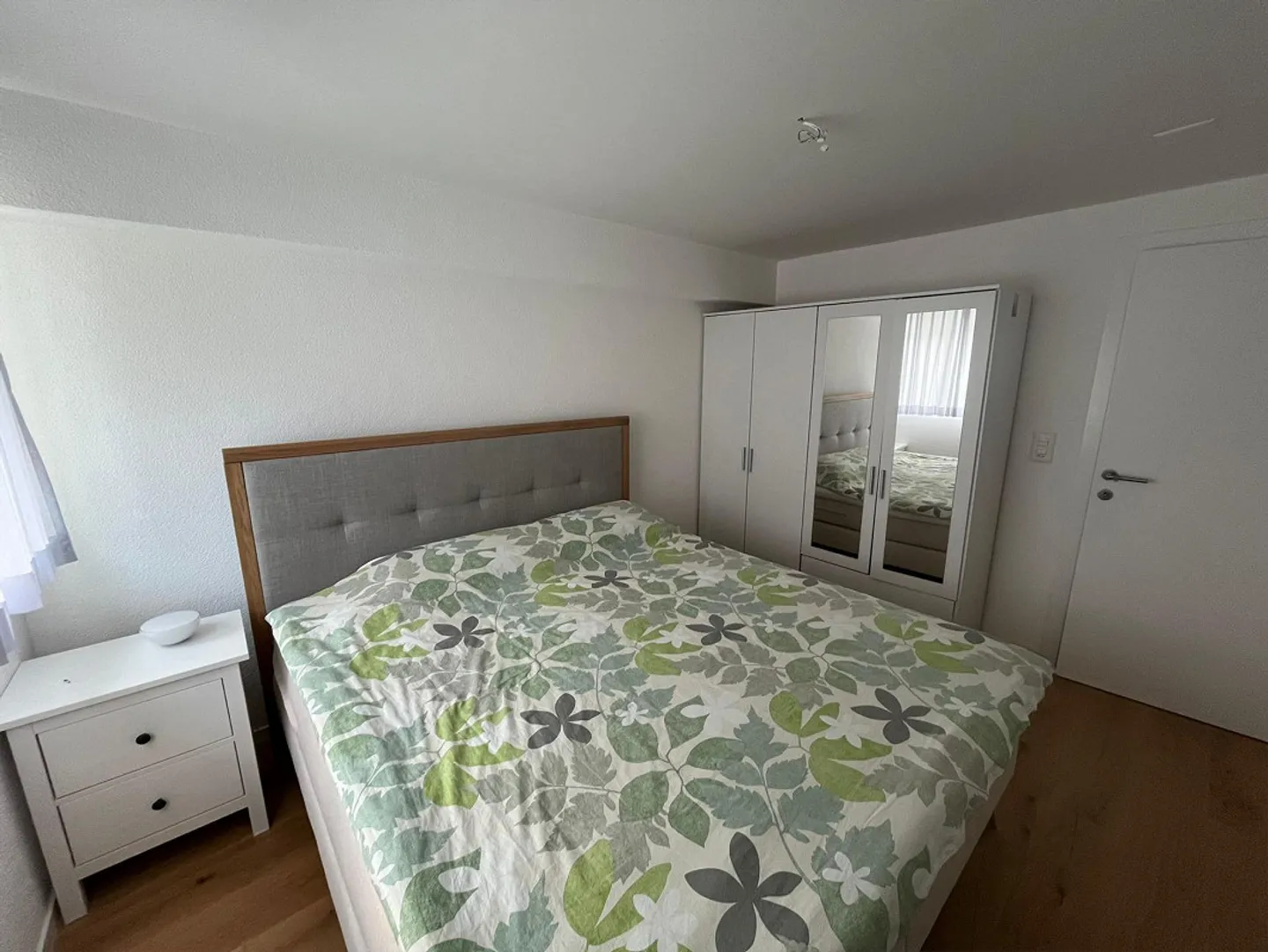 Appartamento moderno con piscina interna e giardino privato - Foto 4 di 7