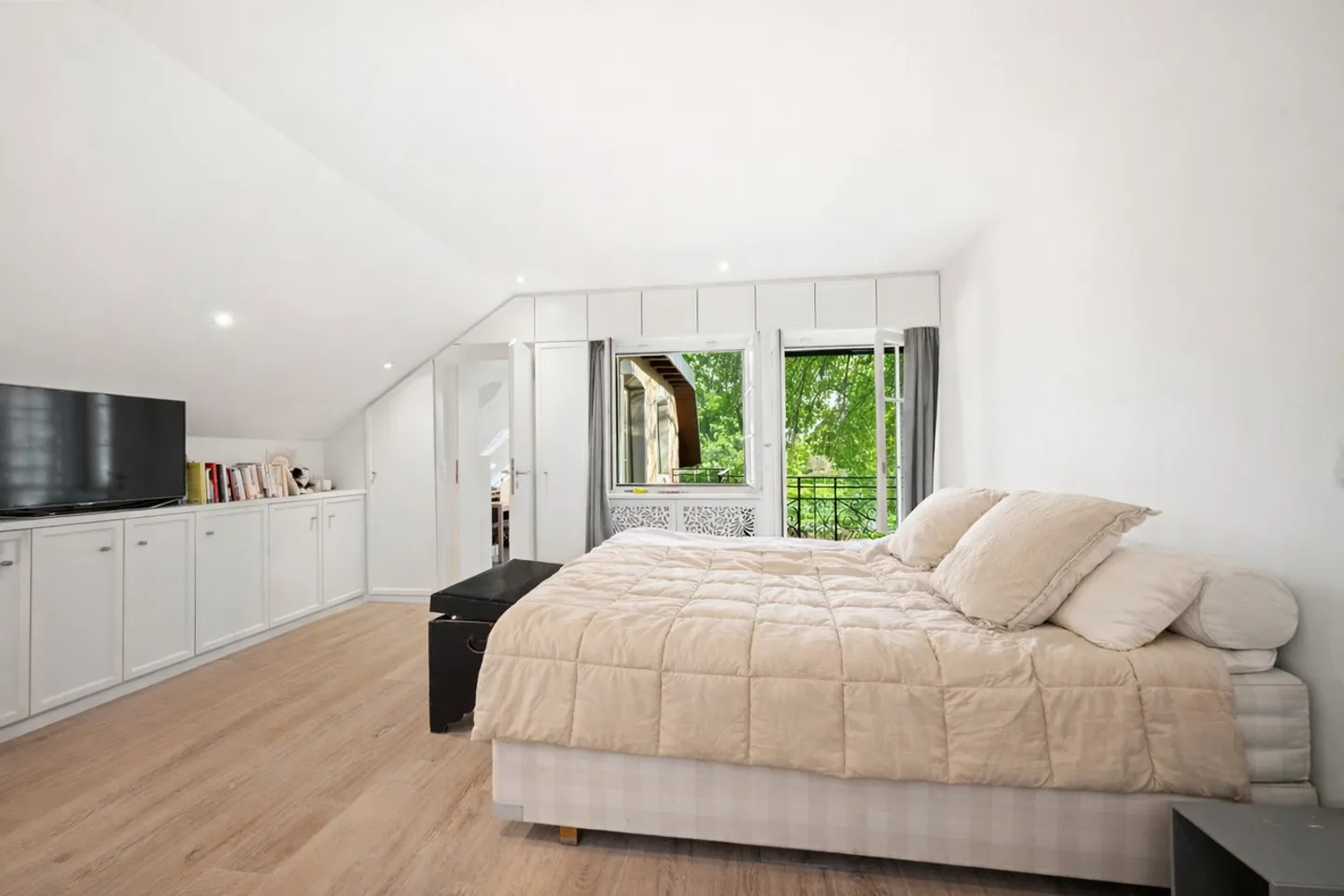 Charmante Villa mit Seeblick - Foto 16 von 24