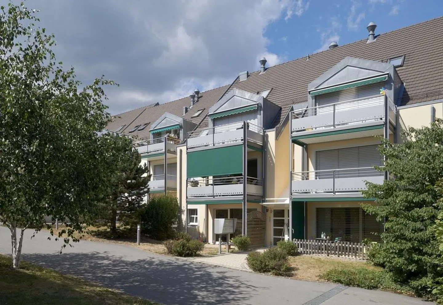 Arcade nel centro di Aubonne vicino a tutti i servizi - Foto 3 di 4