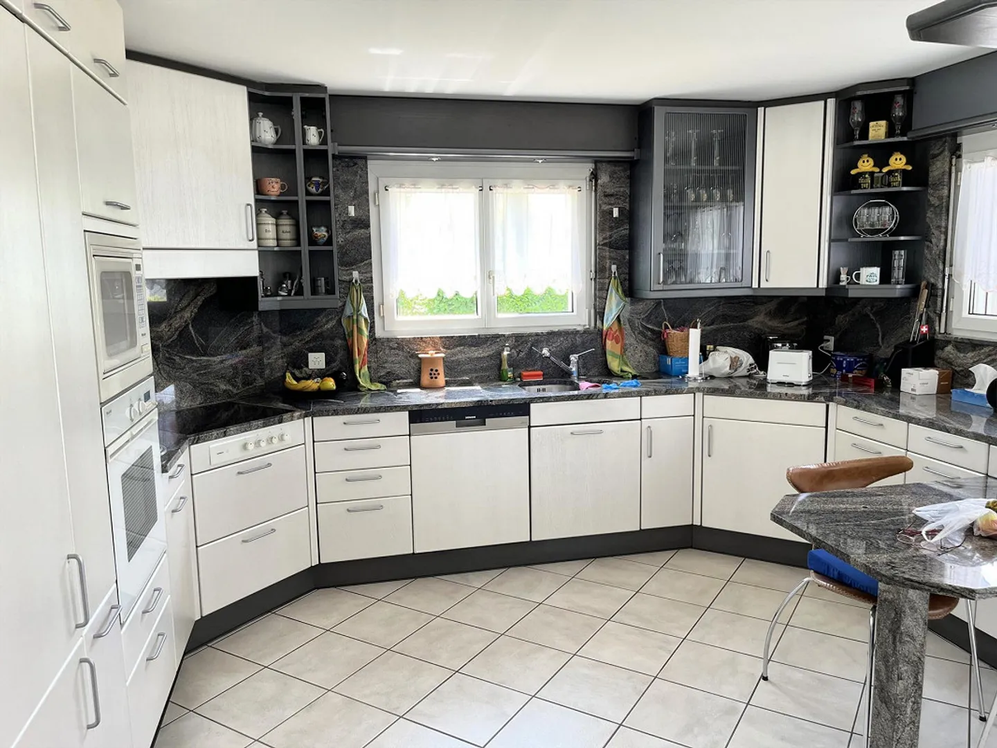 Exclusive Living with a View – Your New Home in a Panoramic Location - Photo 8 of 18