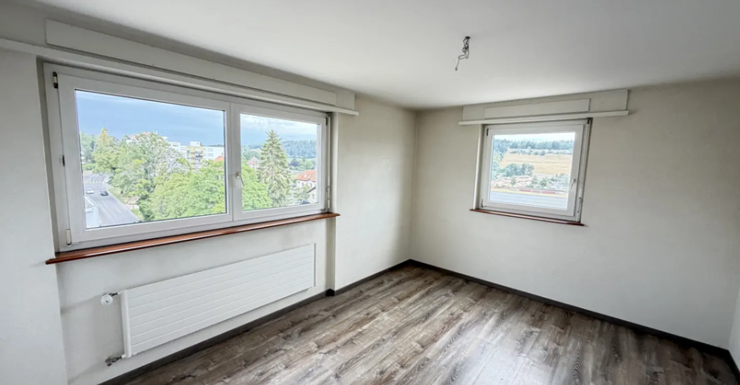 Appartement Lumineux avec Beaux Volumes - Photo 2 sur 5