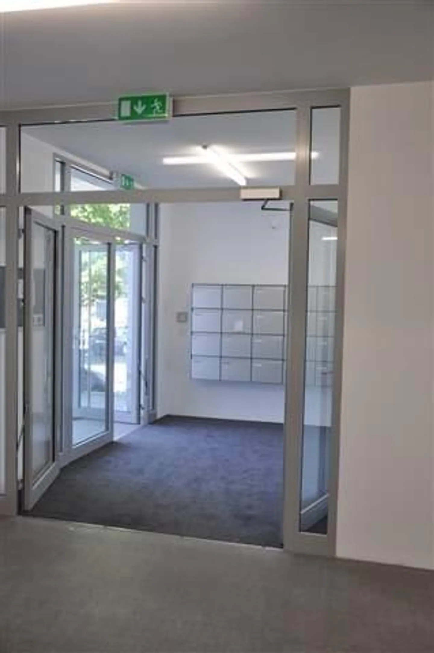Espace commercial à louer dans la zone de Harfenberg... - Photo 6 sur 7
