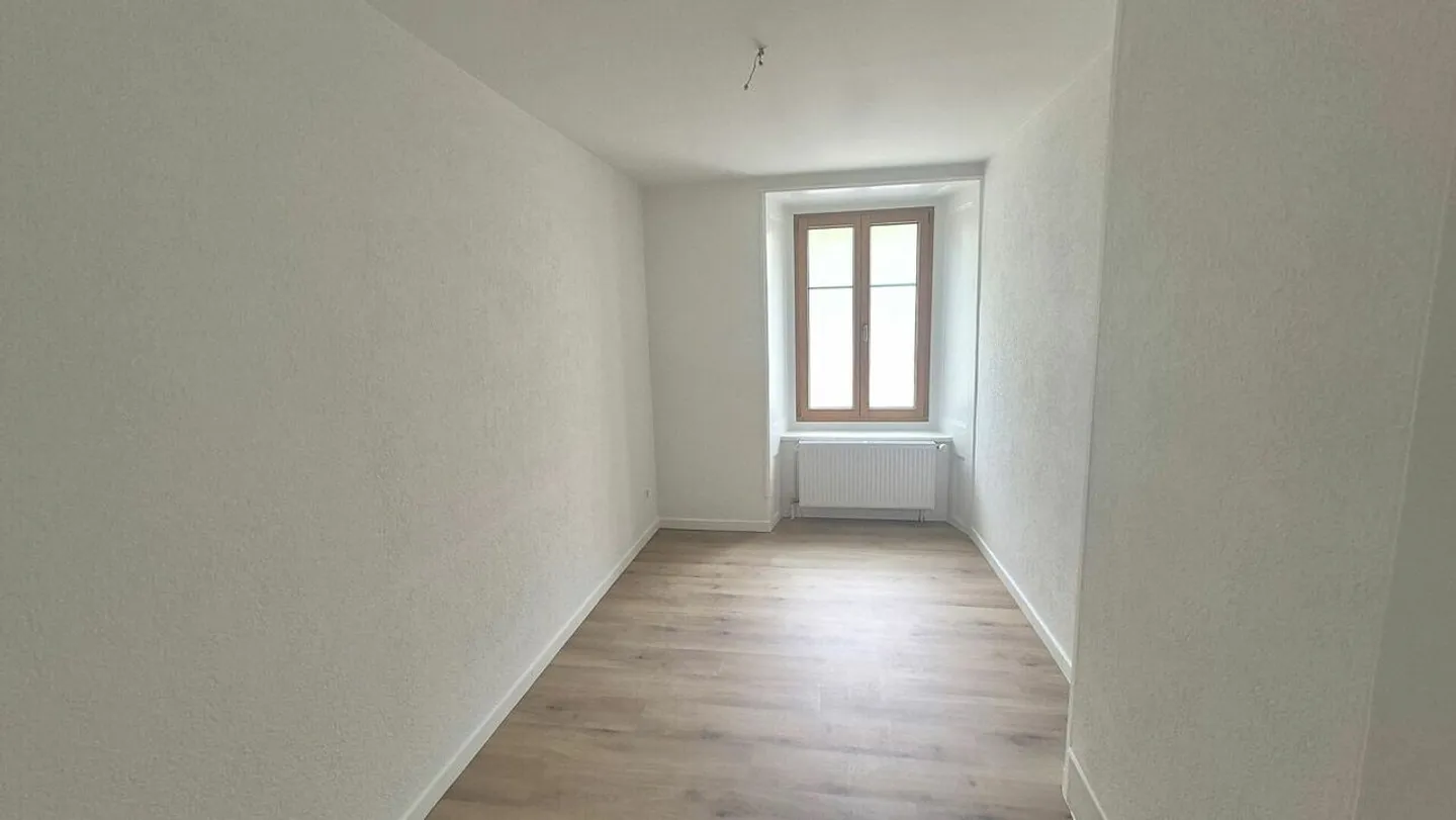 RISTRUTTURATO! Ampio appartamento di 5 locali in affitto a Locle - Foto 9 di 9