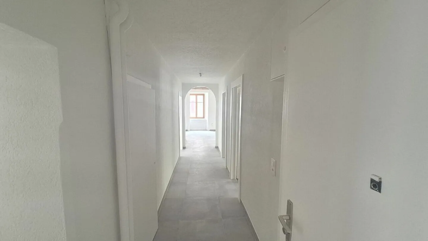 RISTRUTTURATO! Ampio appartamento di 5 locali in affitto a Locle - Foto 5 di 9