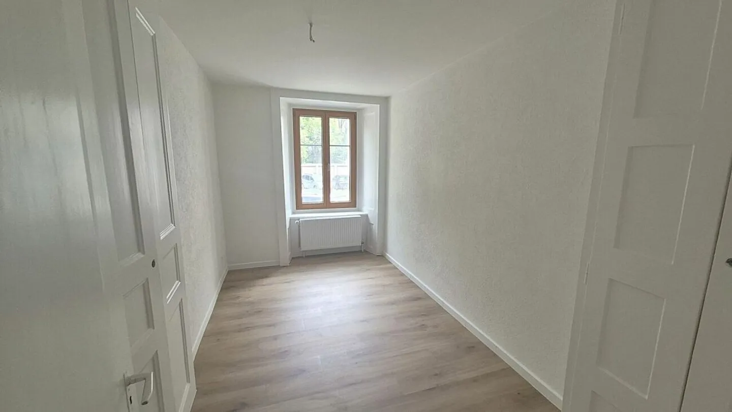 RISTRUTTURATO! Ampio appartamento di 5 locali in affitto a Locle - Foto 8 di 9