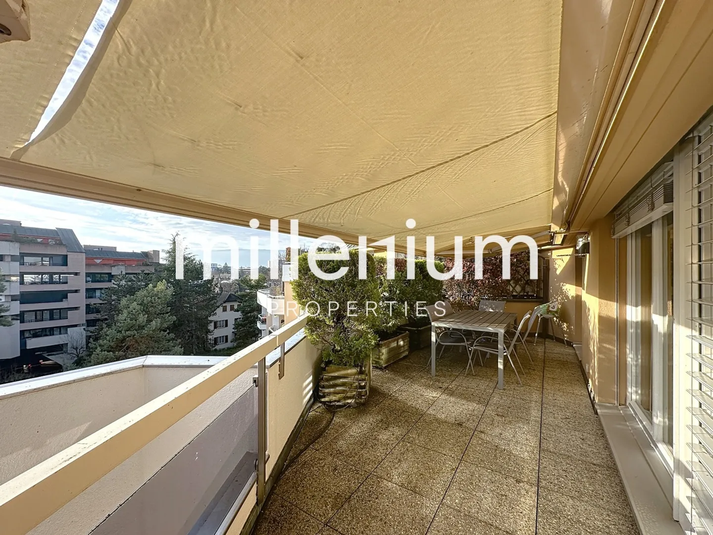 Large apartment with terrace in Nyon. - Photo 2 of 9