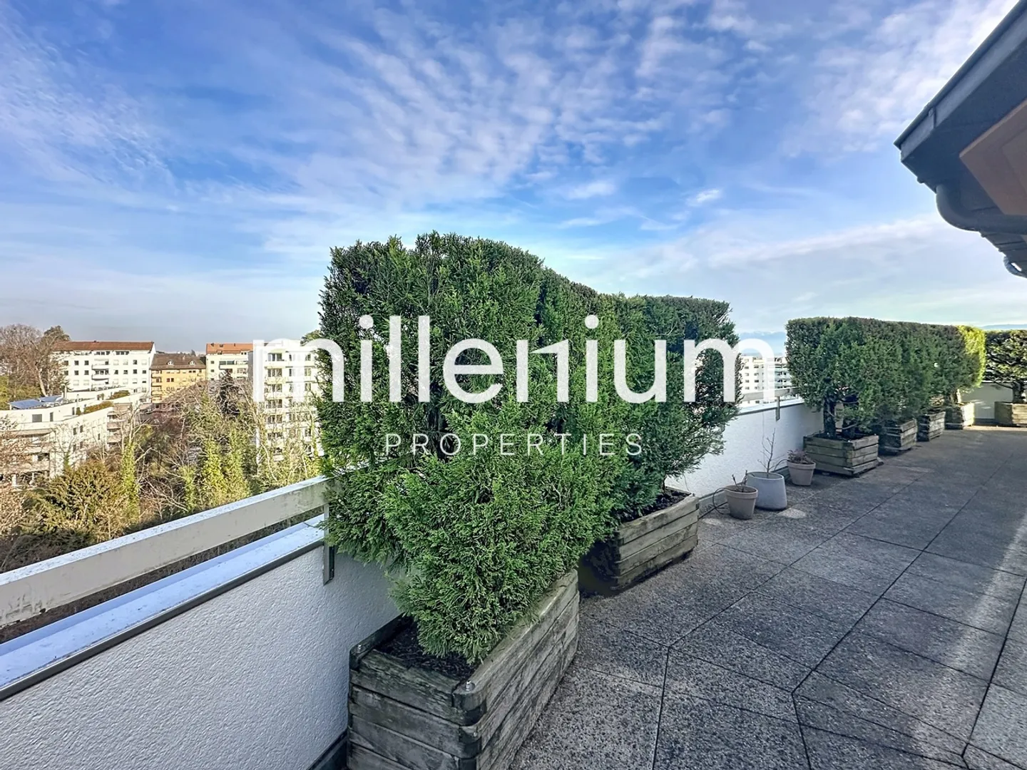 Large apartment with terrace in Nyon. - Photo 8 of 9