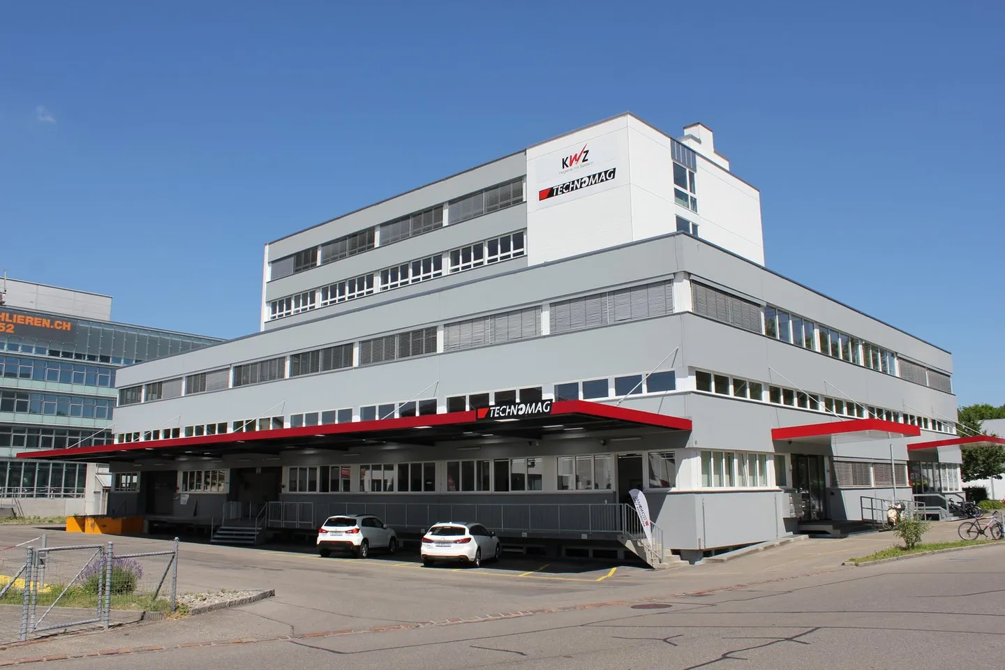 Au carrefour de Limmattal, surface de stockage pratique pour votre activité commerciale - Photo 1 sur 4