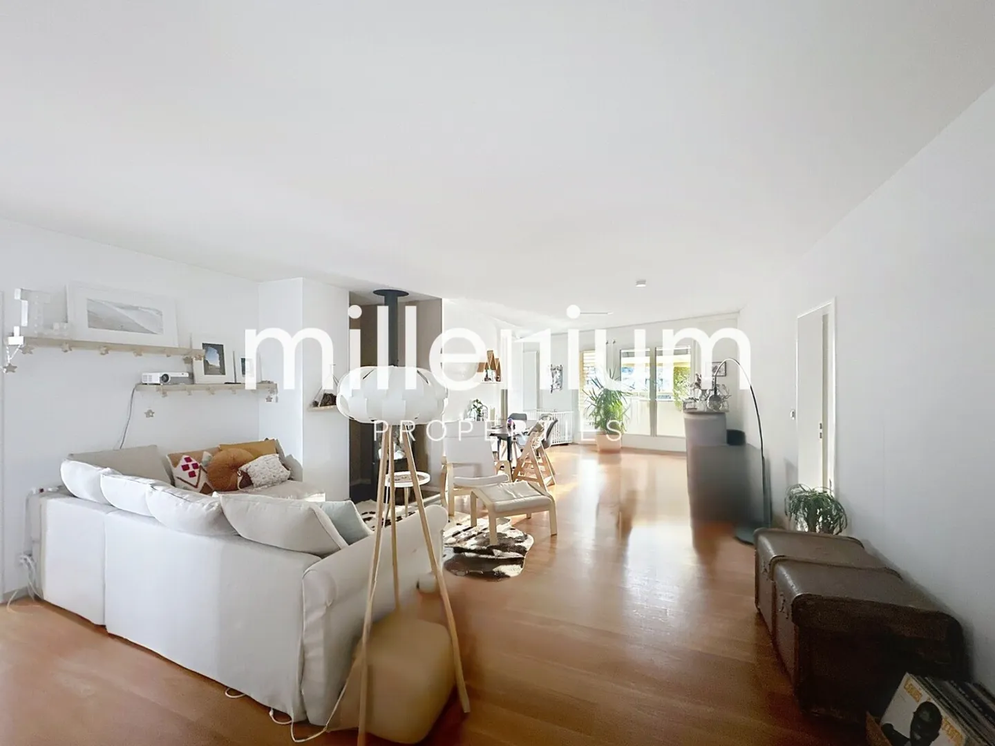 Large apartment with terrace in Nyon. - Photo 3 of 9