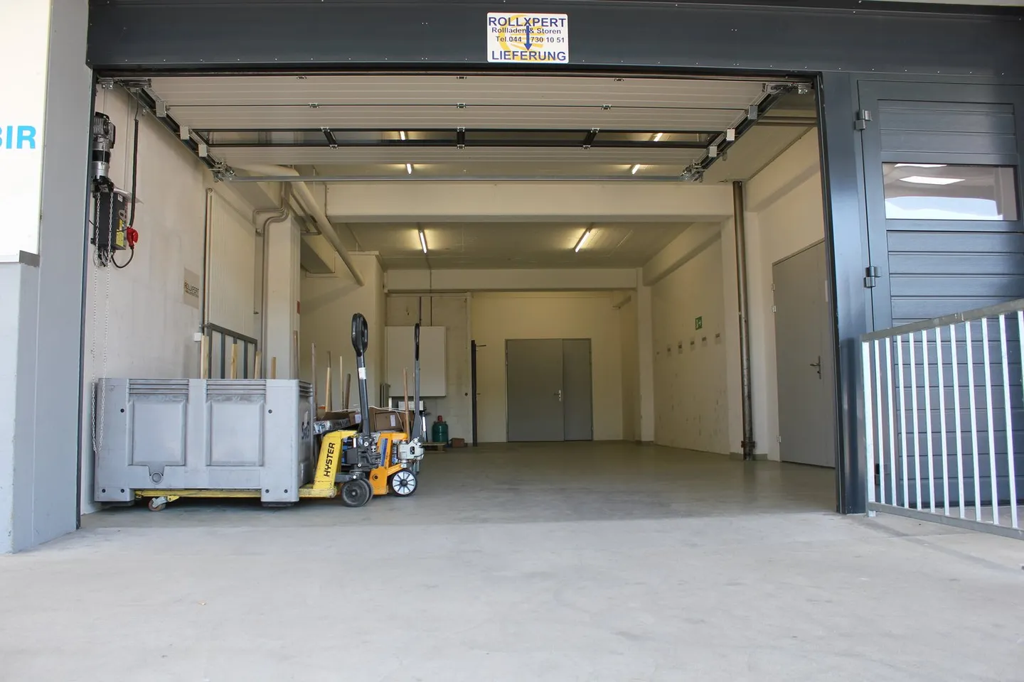 Au carrefour de Limmattal, surface de stockage pratique pour votre activité commerciale - Photo 3 sur 4