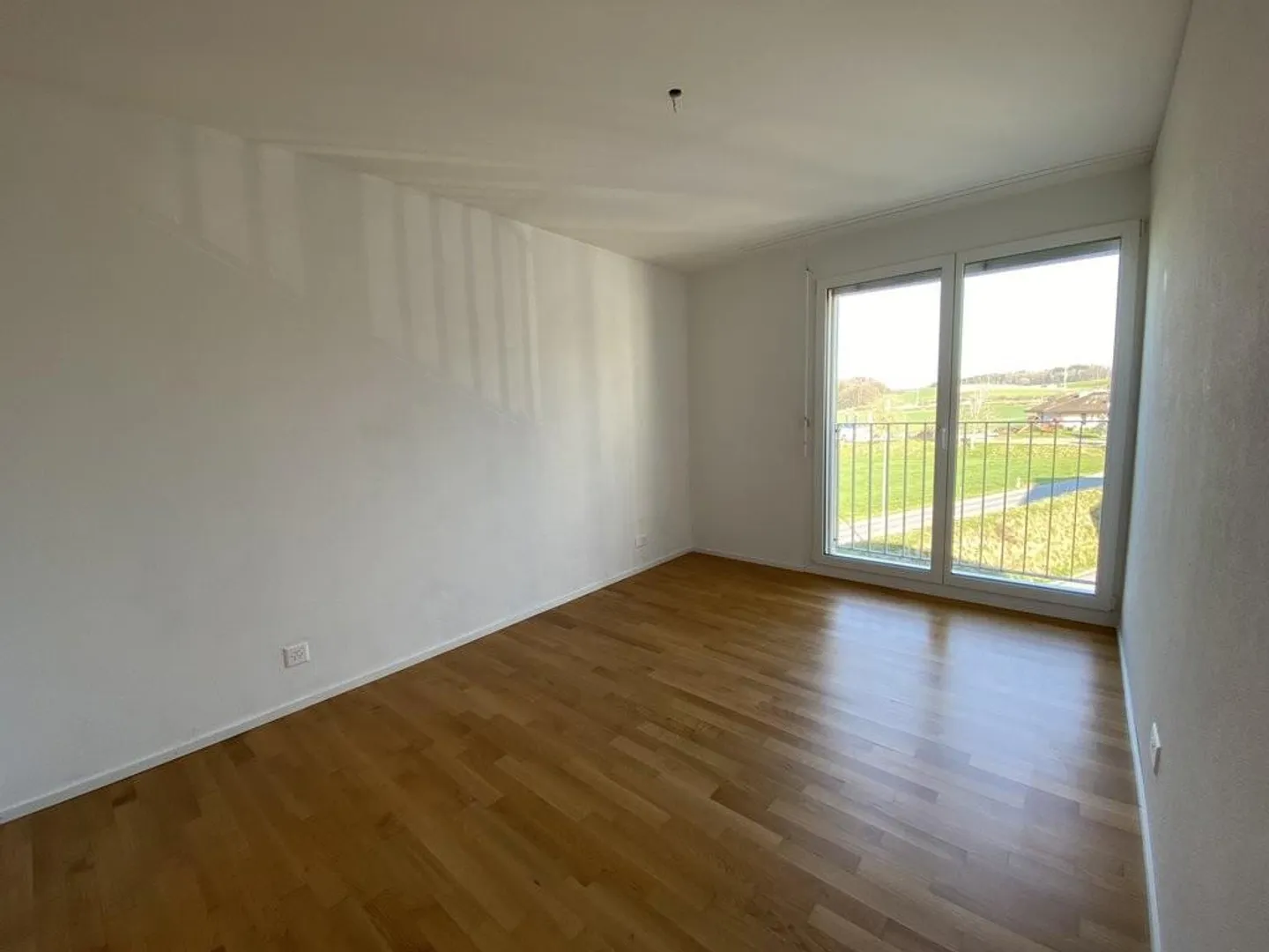 Spacious modern 4.5-room apartment on the 1st floor - Photo 5 of 9
