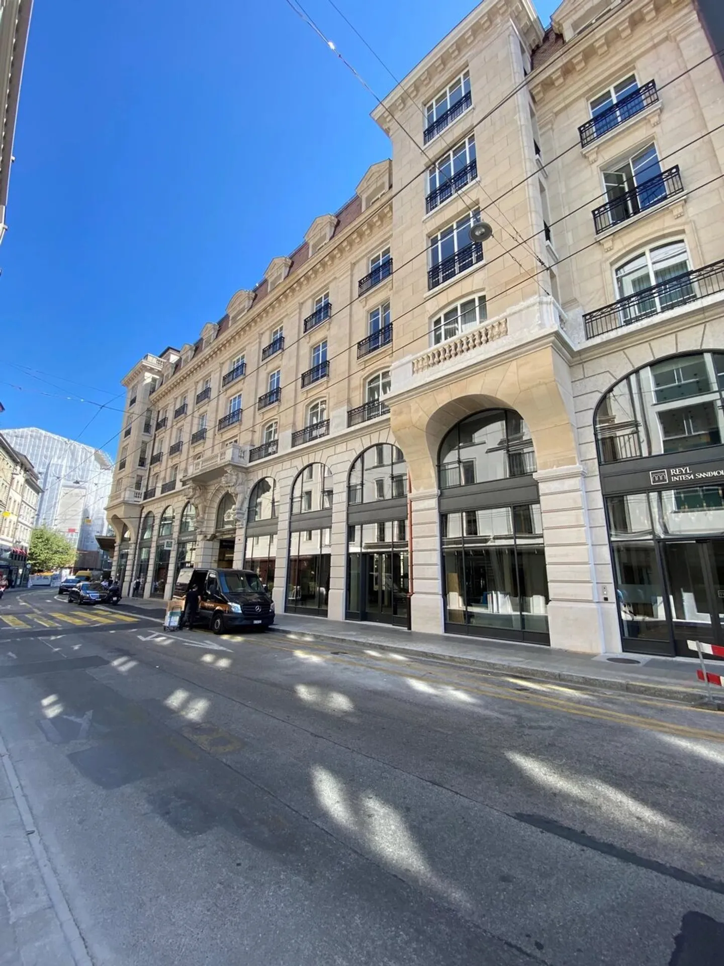 Arcade Prestige? Rue du Rhône 4, Ginevra - Foto 2 di 2