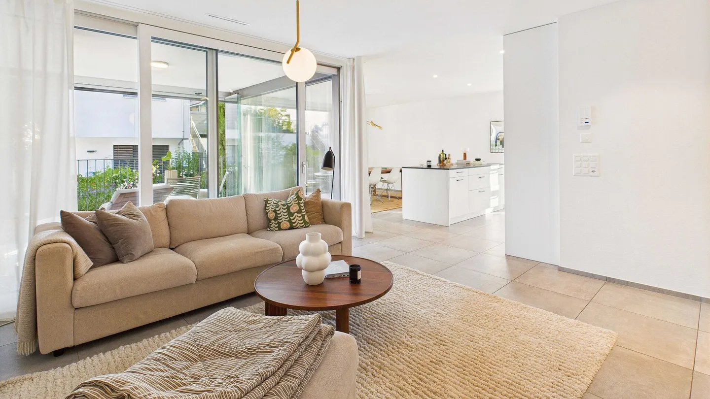 Vivere contemporaneo con loggia e layout ben progettato - Foto 1 di 10