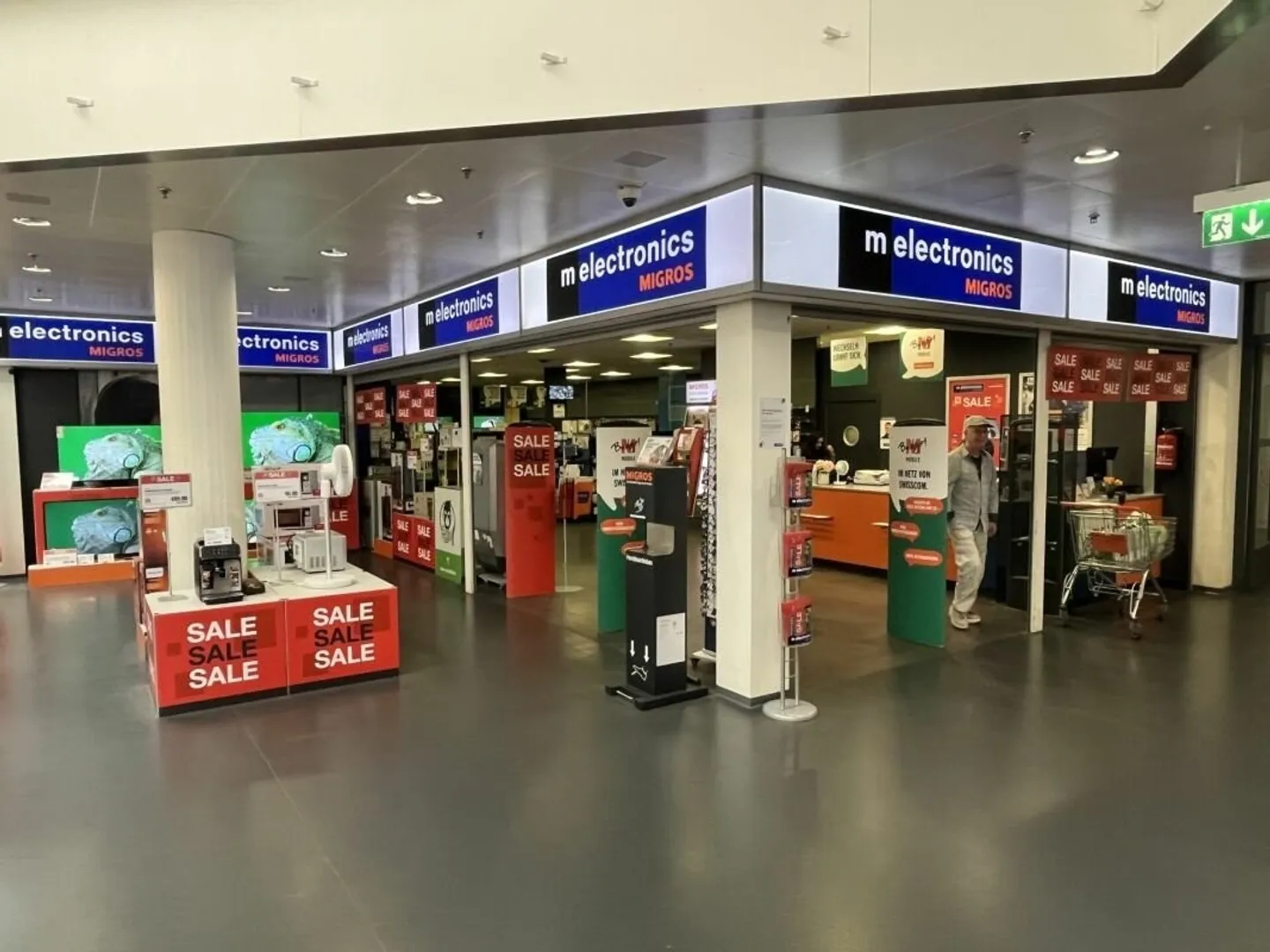 Sales area on the ground floor - Photo 3 of 4