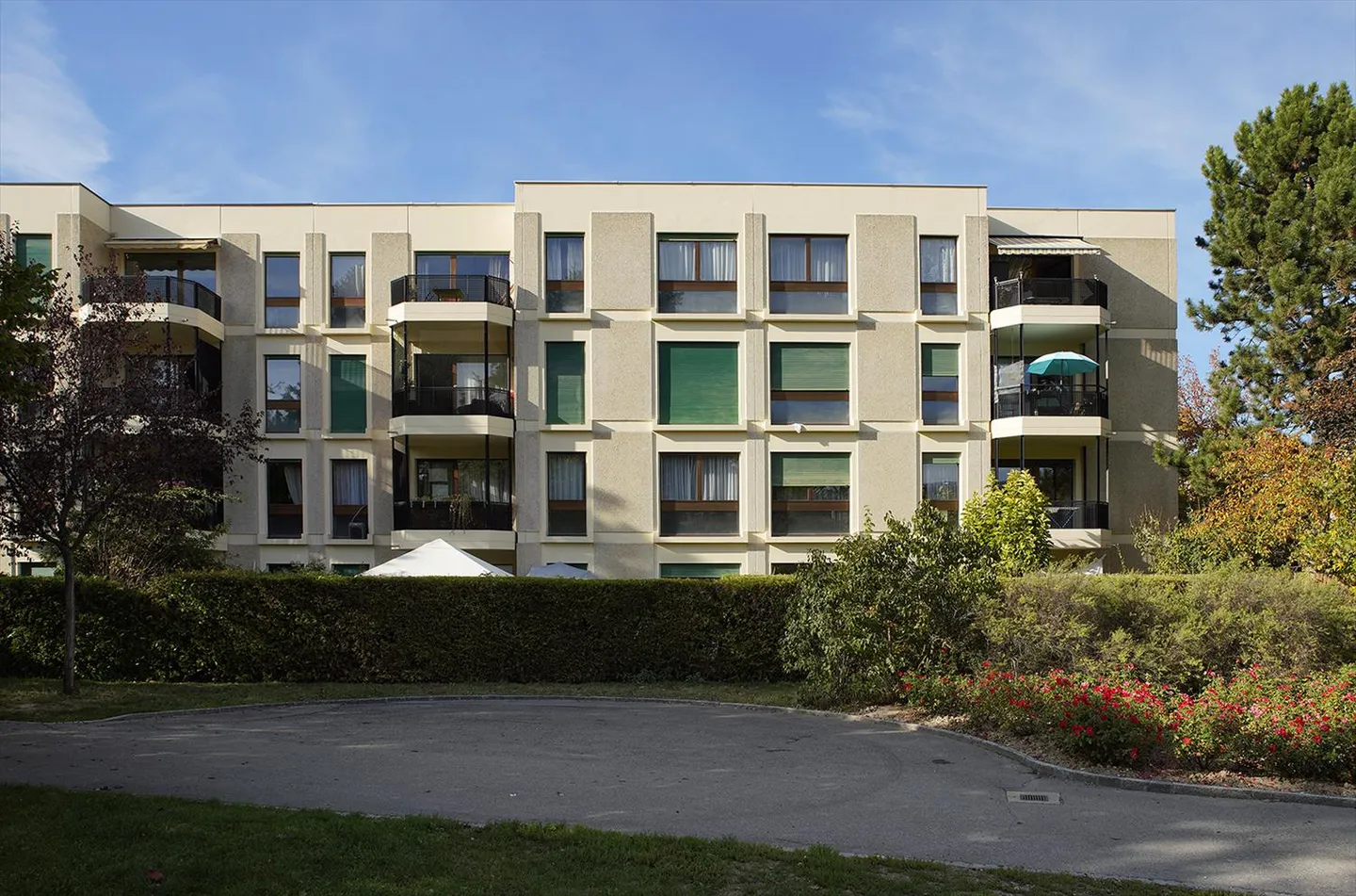 Individual garage 1 room - Photo 1 of 4