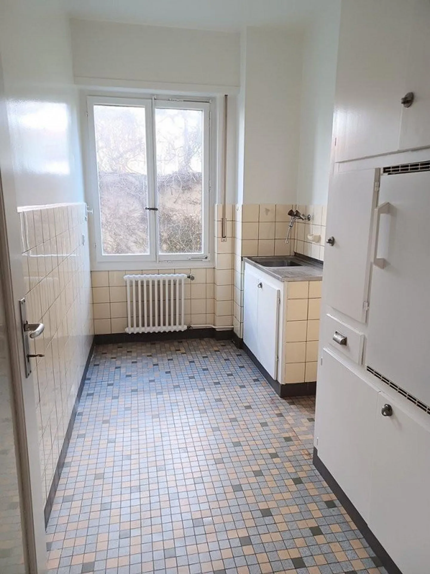Bel appartamento di 2 stanze vicino al centro città - Foto 3 di 5