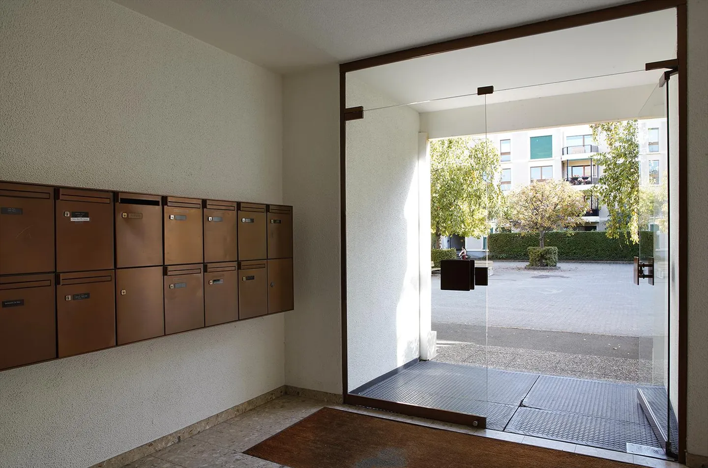 Individual garage 1 room - Photo 3 of 4