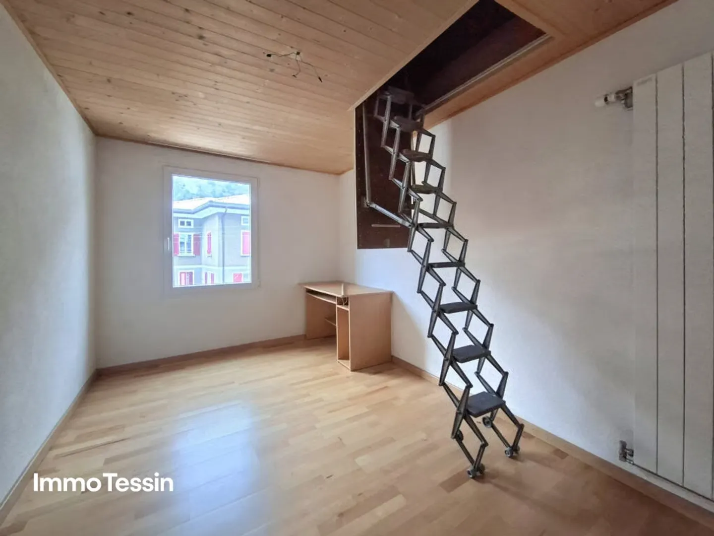 Maison spacieuse et entièrement rénovée avec 7 chambres dans un endroit calme à un prix imbattable - Photo 13 sur 13