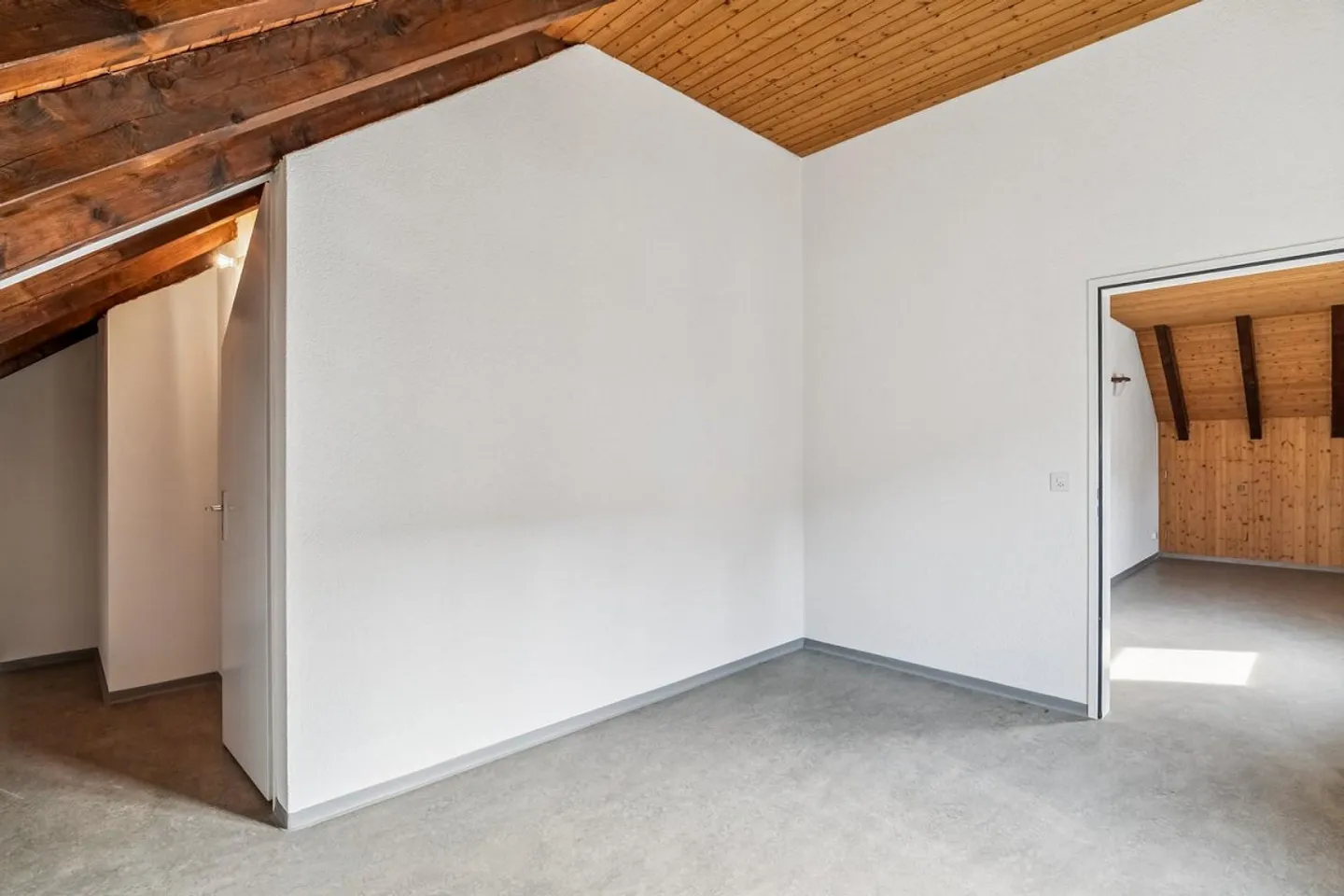 Grosszügige Maisonette-Wohnung mit Cheminée - ideale Lage - Photo 10 sur 10