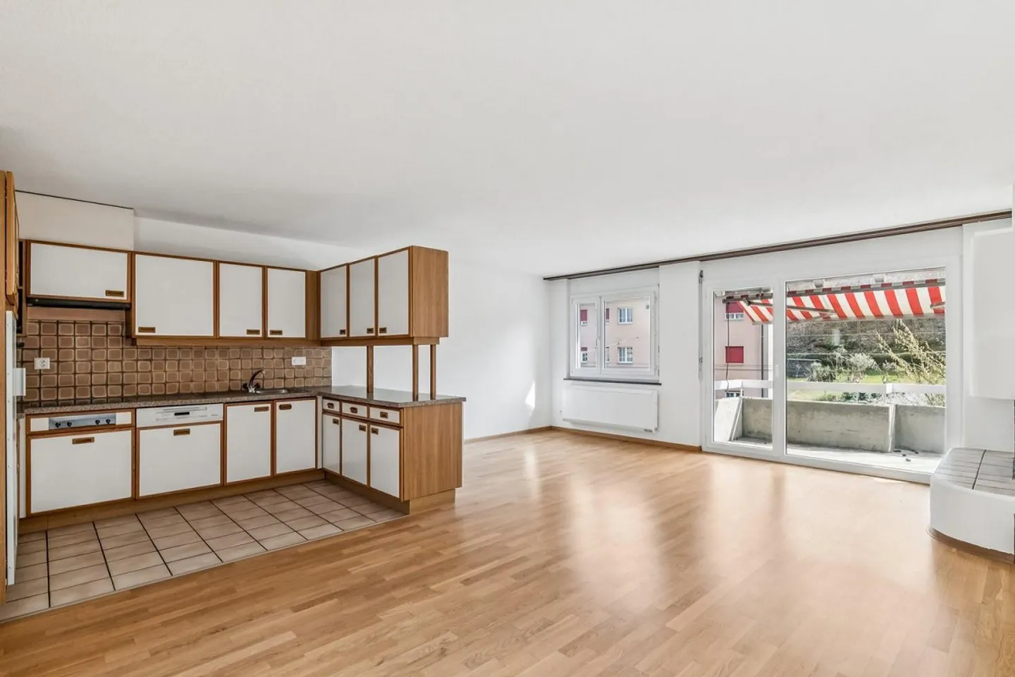 Grosszügige Maisonette-Wohnung mit Cheminée - ideale Lage - Photo 1 sur 10