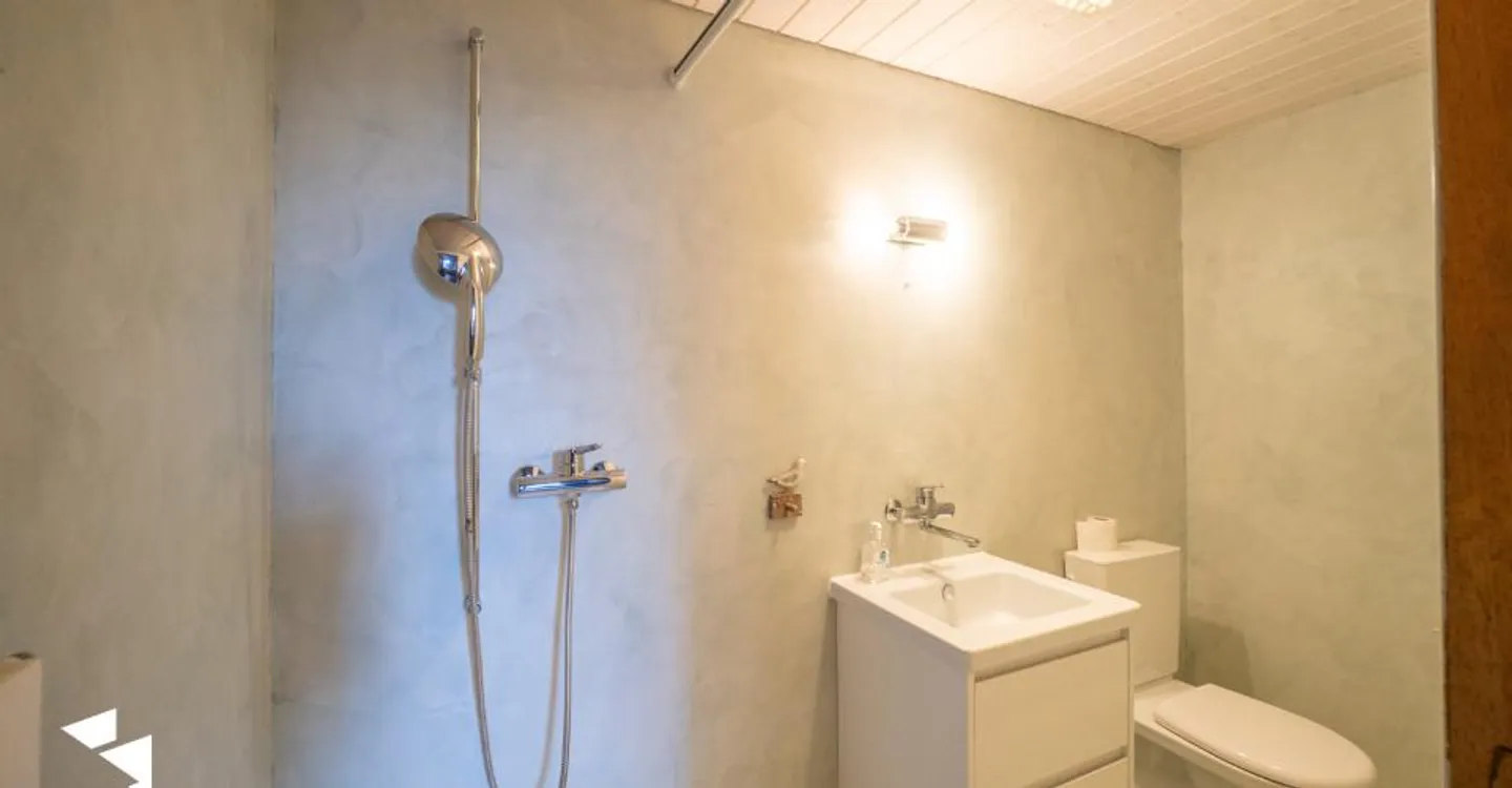 Fehr Real Estate - Residential and Commercial Property in Need of Renovation - Photo 9 of 11