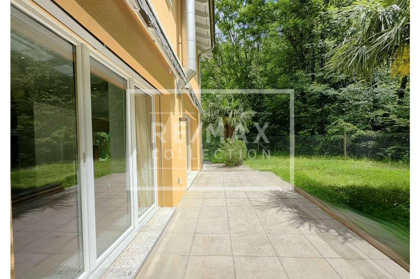 House with double living unit for rent - Photo 5 of 13