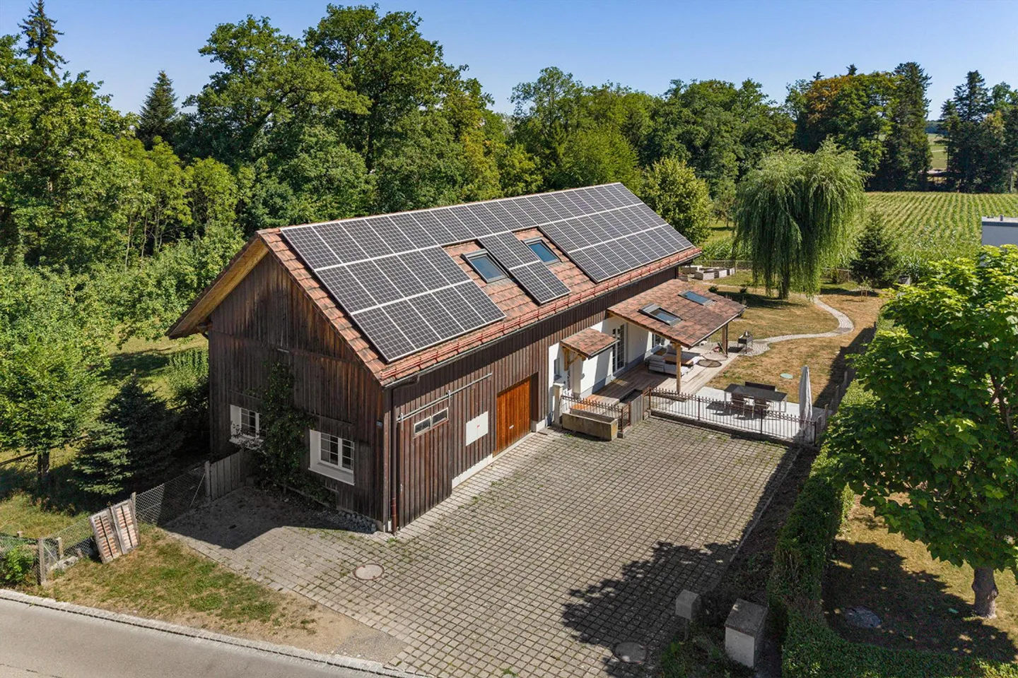 Energy-efficient living with country house character & spacious garden - Photo 1 of 10
