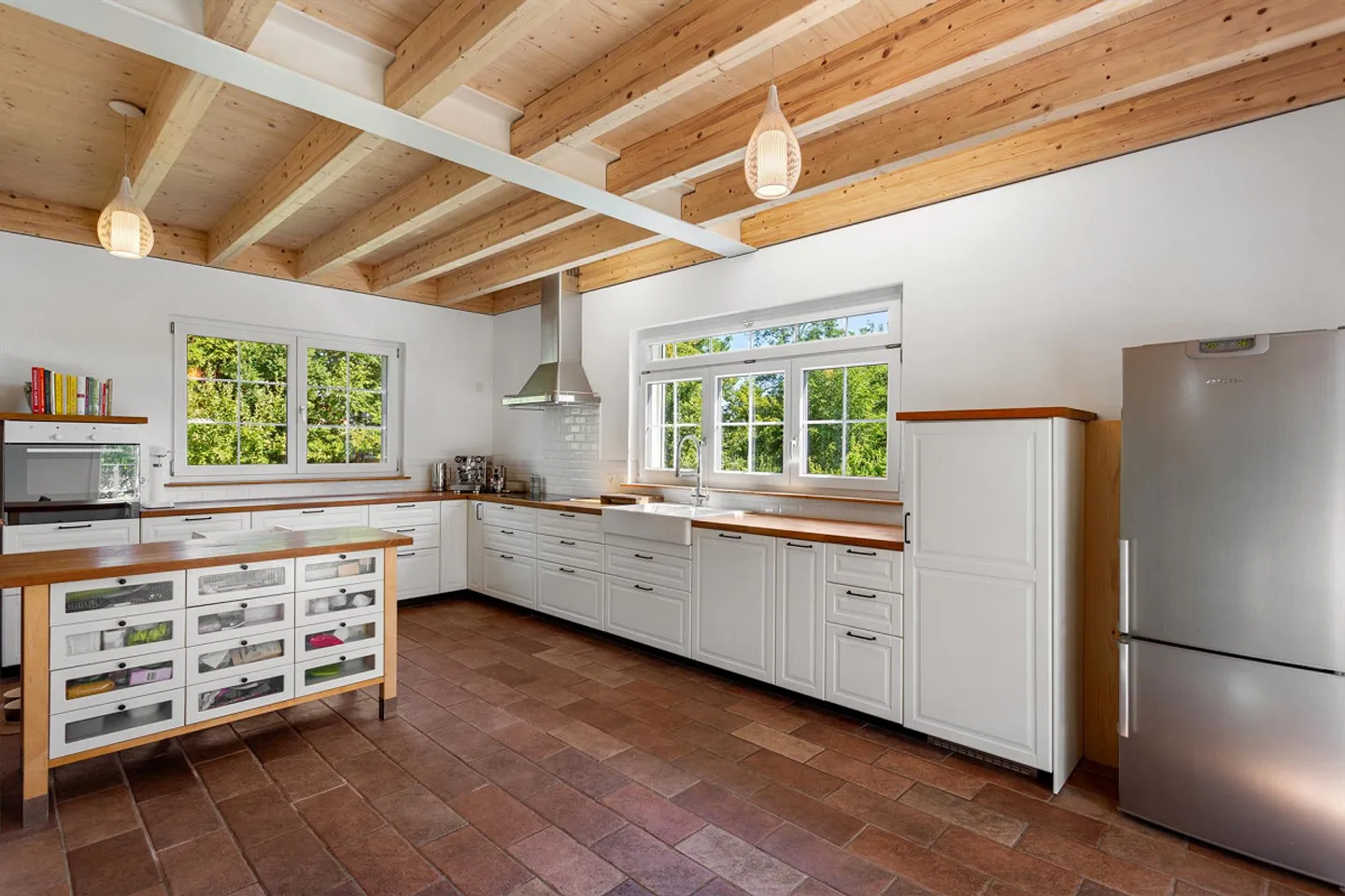 Energy-efficient living with country house character & spacious garden - Photo 3 of 10