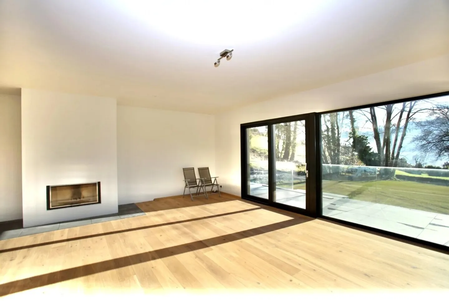 Exceptional modern villa with panoramic view. - Photo 5 of 13