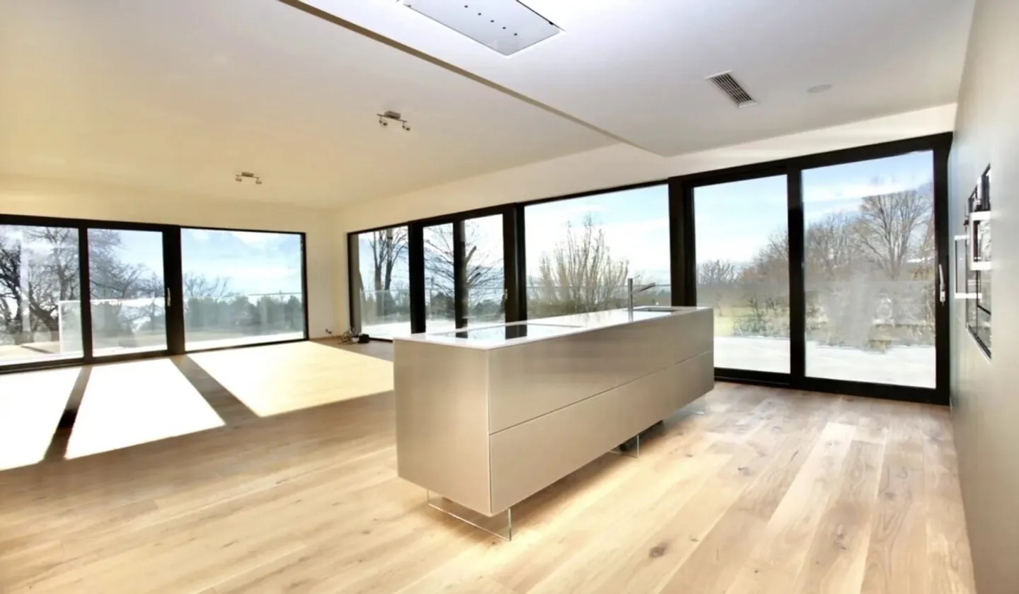 Exceptional modern villa with panoramic view. - Photo 6 of 13