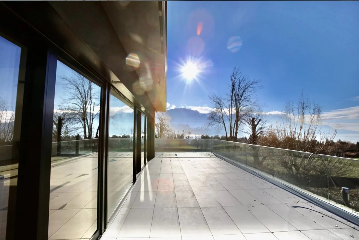 Exceptional modern villa with panoramic view. - Photo 9 of 13