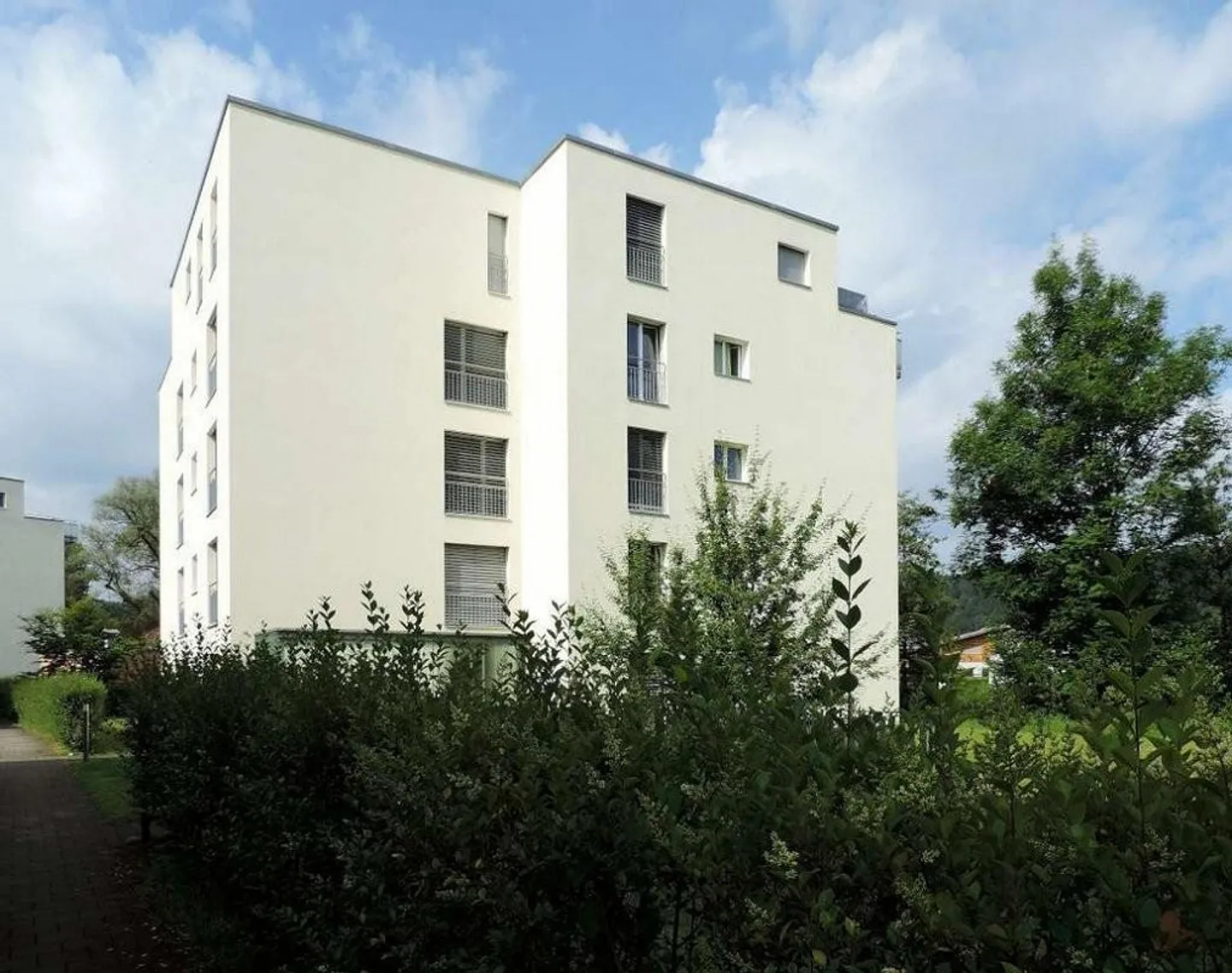 Family-friendly development seeks new tenants near the swimming pool - Photo 1 of 9