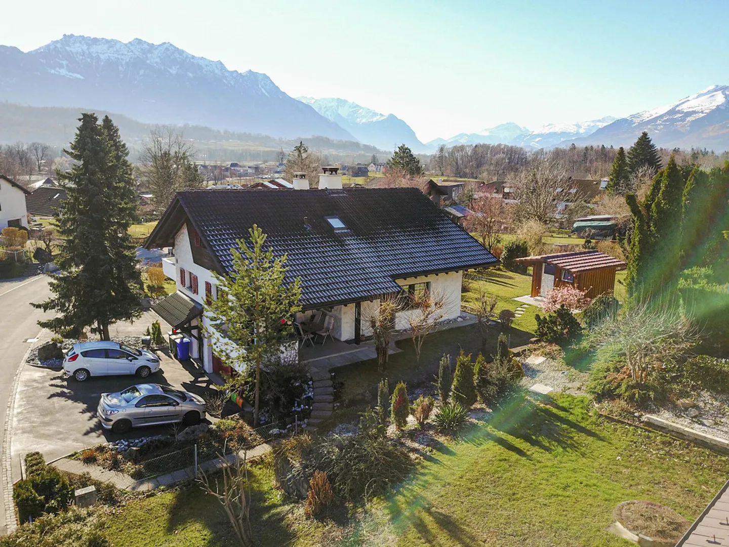 Maison jumelée de 5,5 pièces adaptée aux familles à louer - Photo 1 sur 10