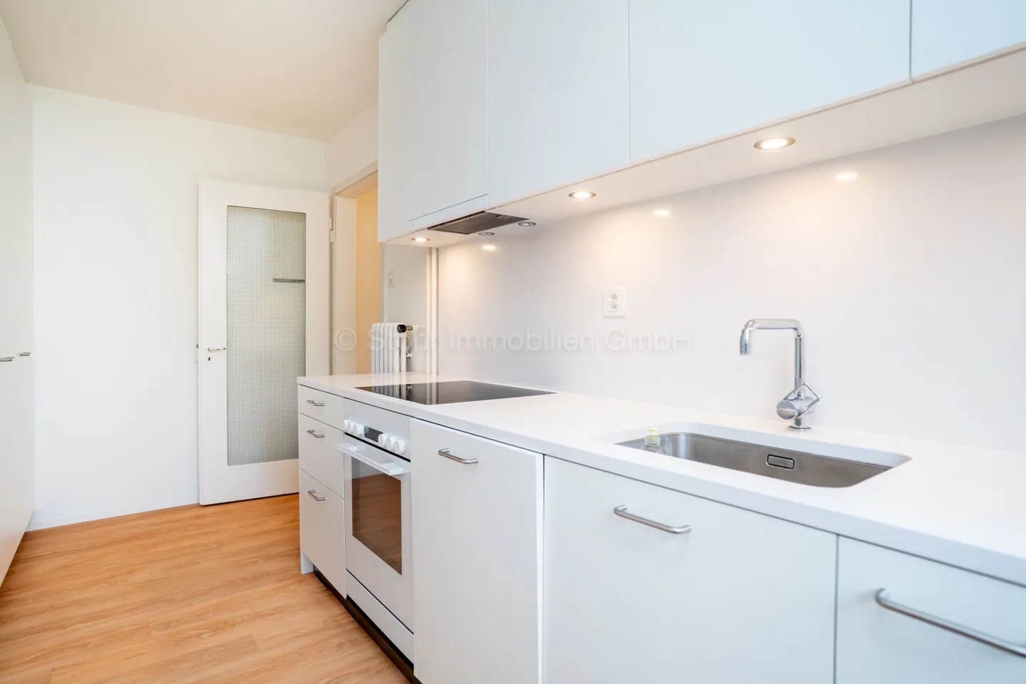 Charming multi-family house with three residential units - Photo 4 of 20