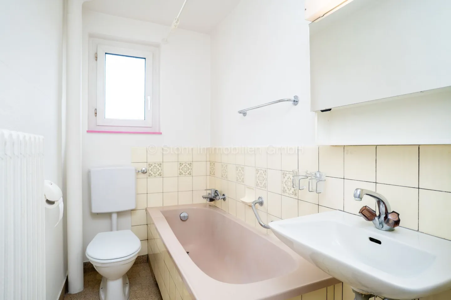 Charming multi-family house with three residential units - Photo 6 of 20
