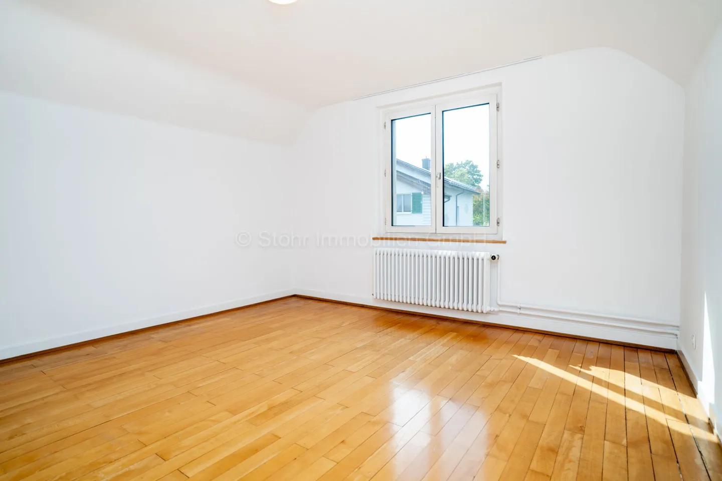 Charming multi-family house with three residential units - Photo 10 of 20