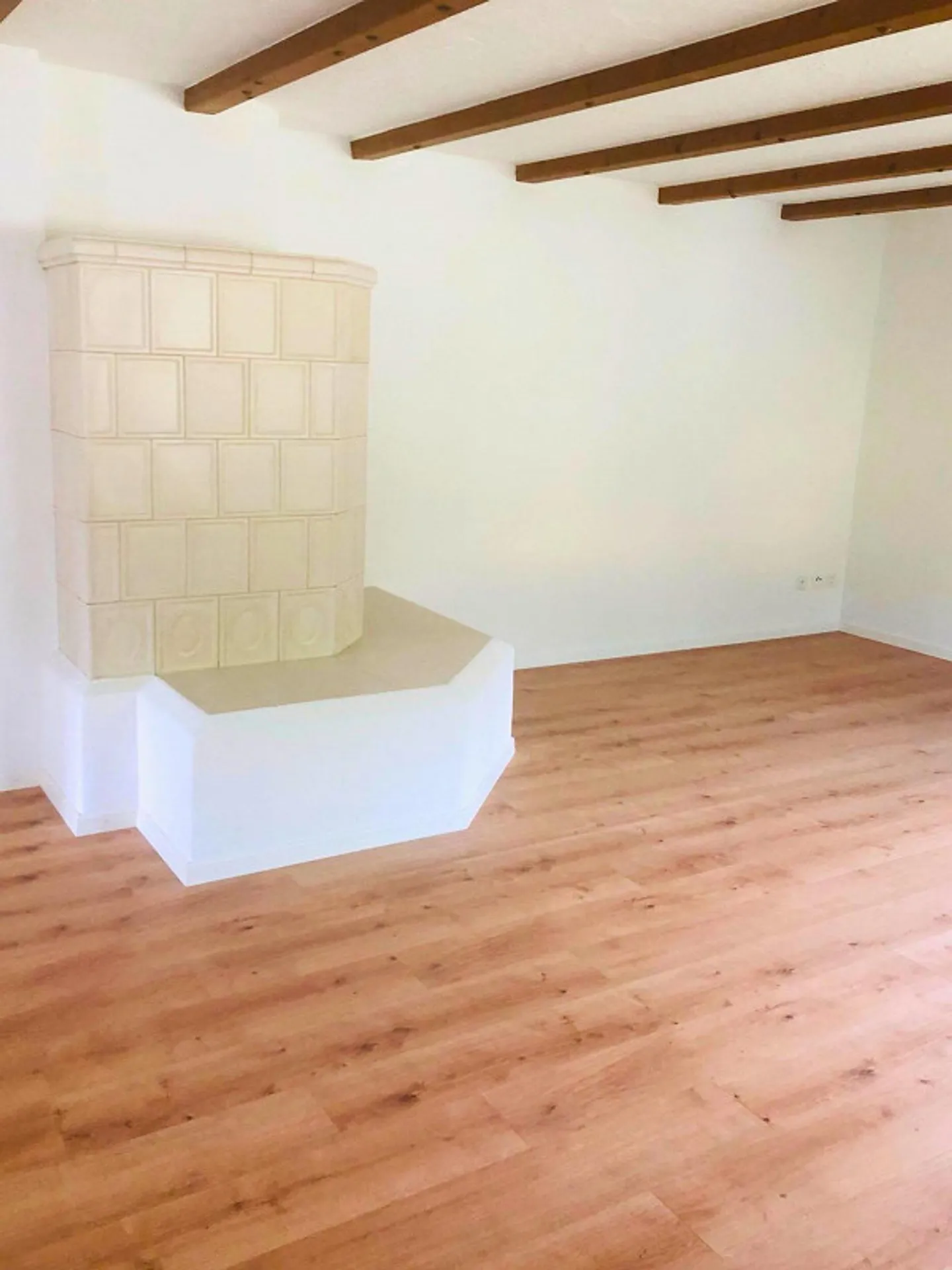 Maison jumelée de 5,5 pièces adaptée aux familles à louer - Photo 3 sur 10