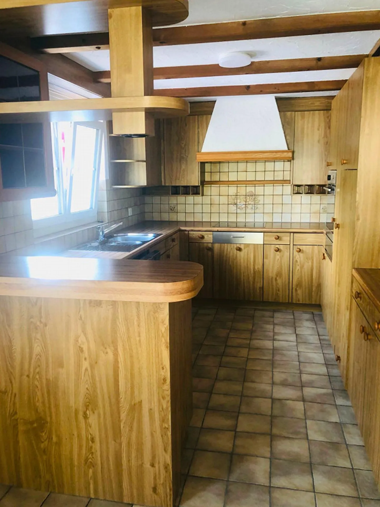 Maison jumelée de 5,5 pièces adaptée aux familles à louer - Photo 4 sur 10