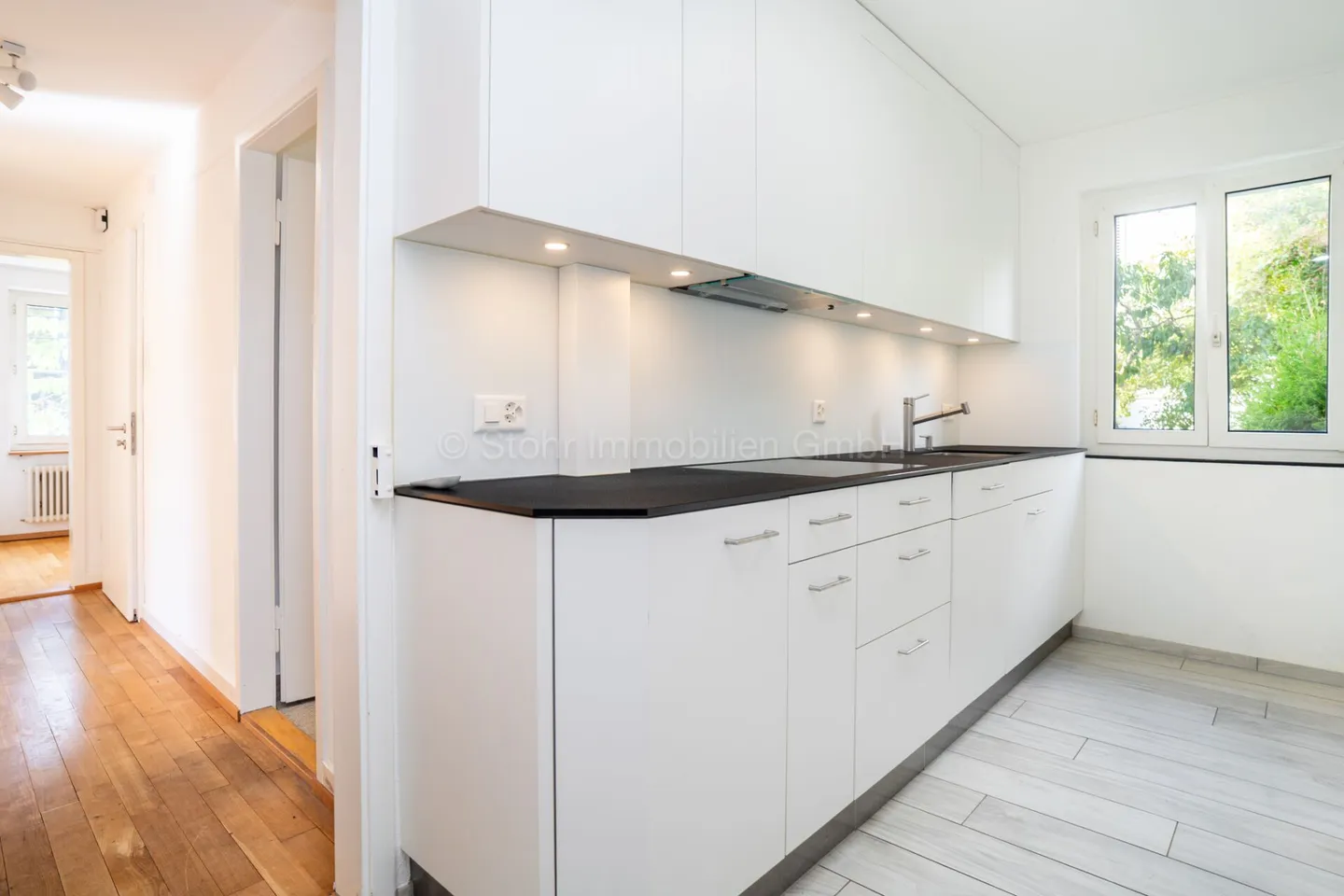 Charming multi-family house with three residential units - Photo 17 of 20