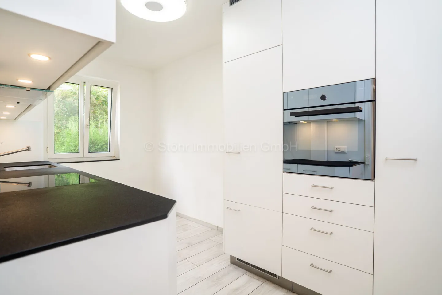 Charming multi-family house with three residential units - Photo 18 of 20