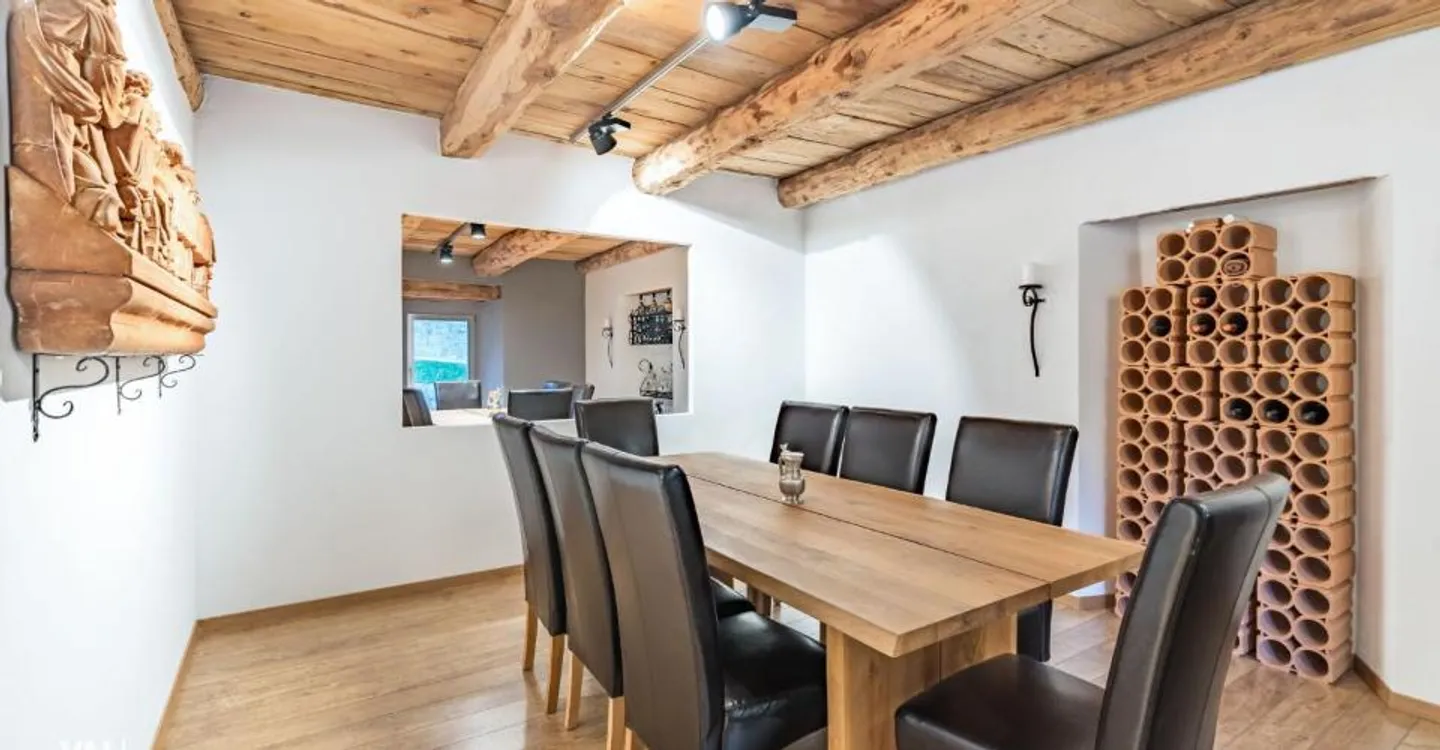 Affascinante proprietà multifunzionale a Gabi - Foto 4 di 8