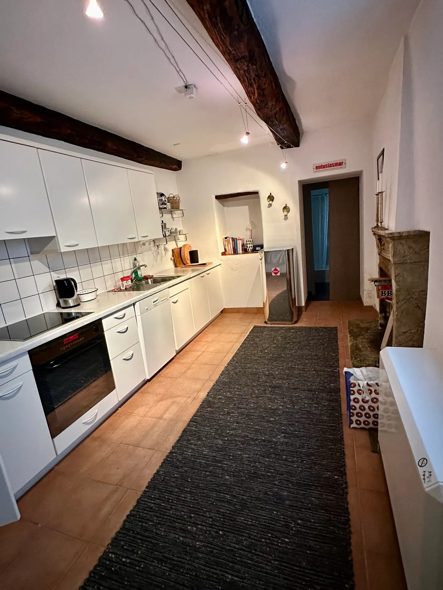 APPARTAMENTO 3 LOCALI A PUGERNA (TI), ARREDATO, TEMPORANEO - Foto 2 di 10