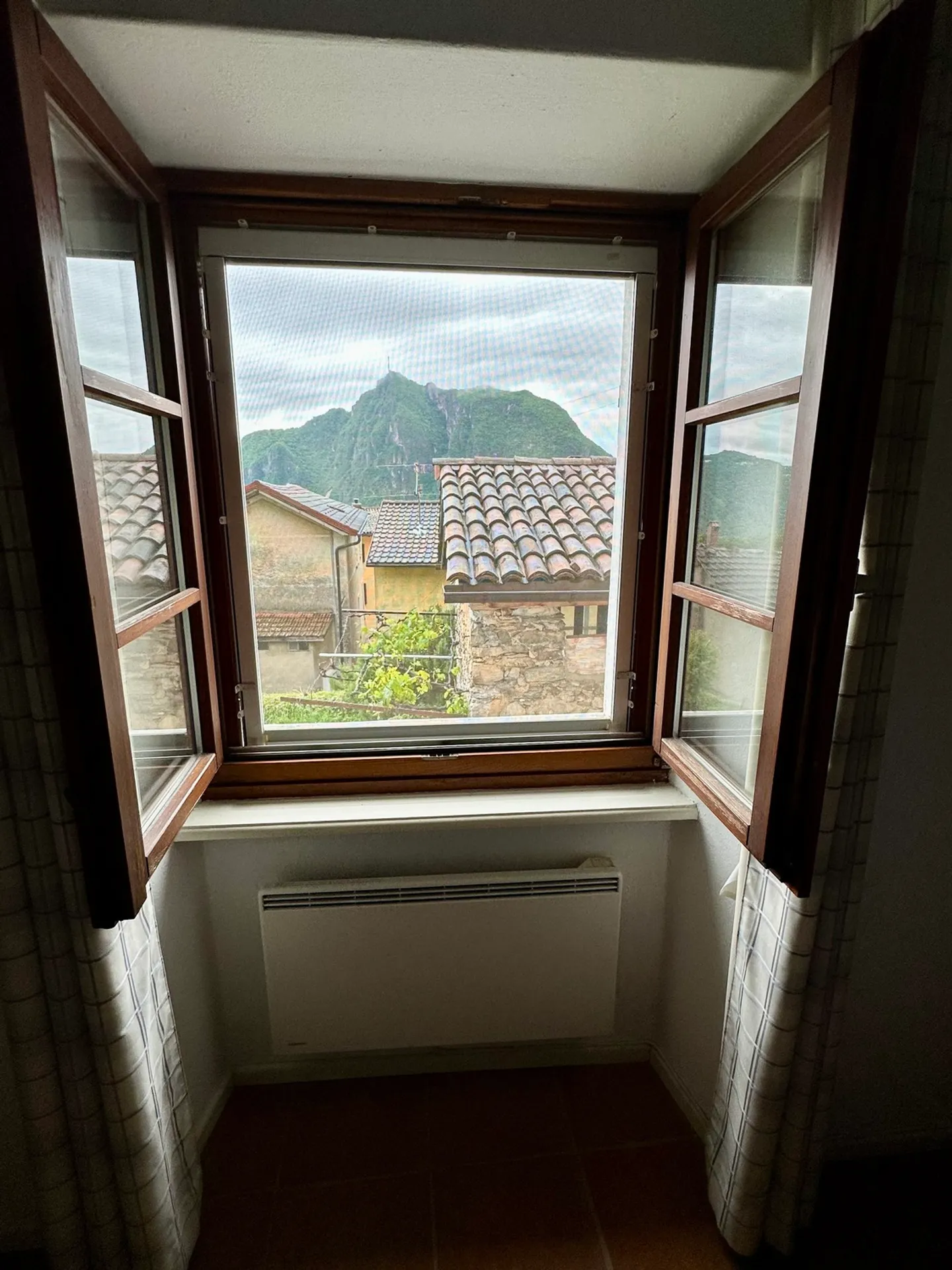 APPARTAMENTO 3 LOCALI A PUGERNA (TI), ARREDATO, TEMPORANEO - Foto 8 di 10