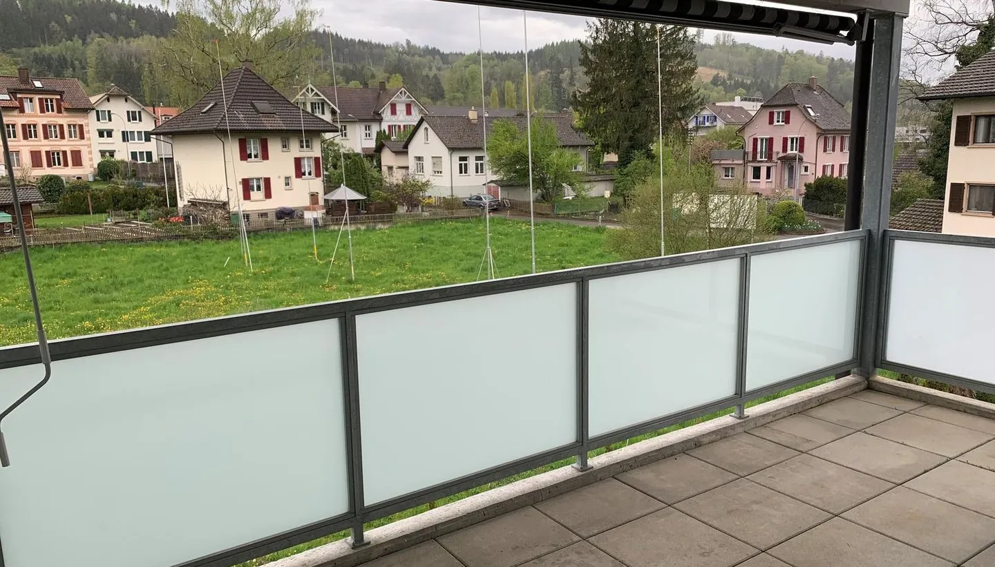 grande appartement lumineux de 3,5 pièces - Photo 2 sur 15