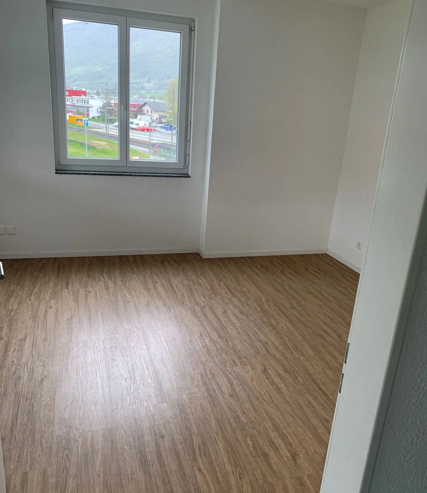 grande appartement lumineux de 3,5 pièces - Photo 10 sur 15